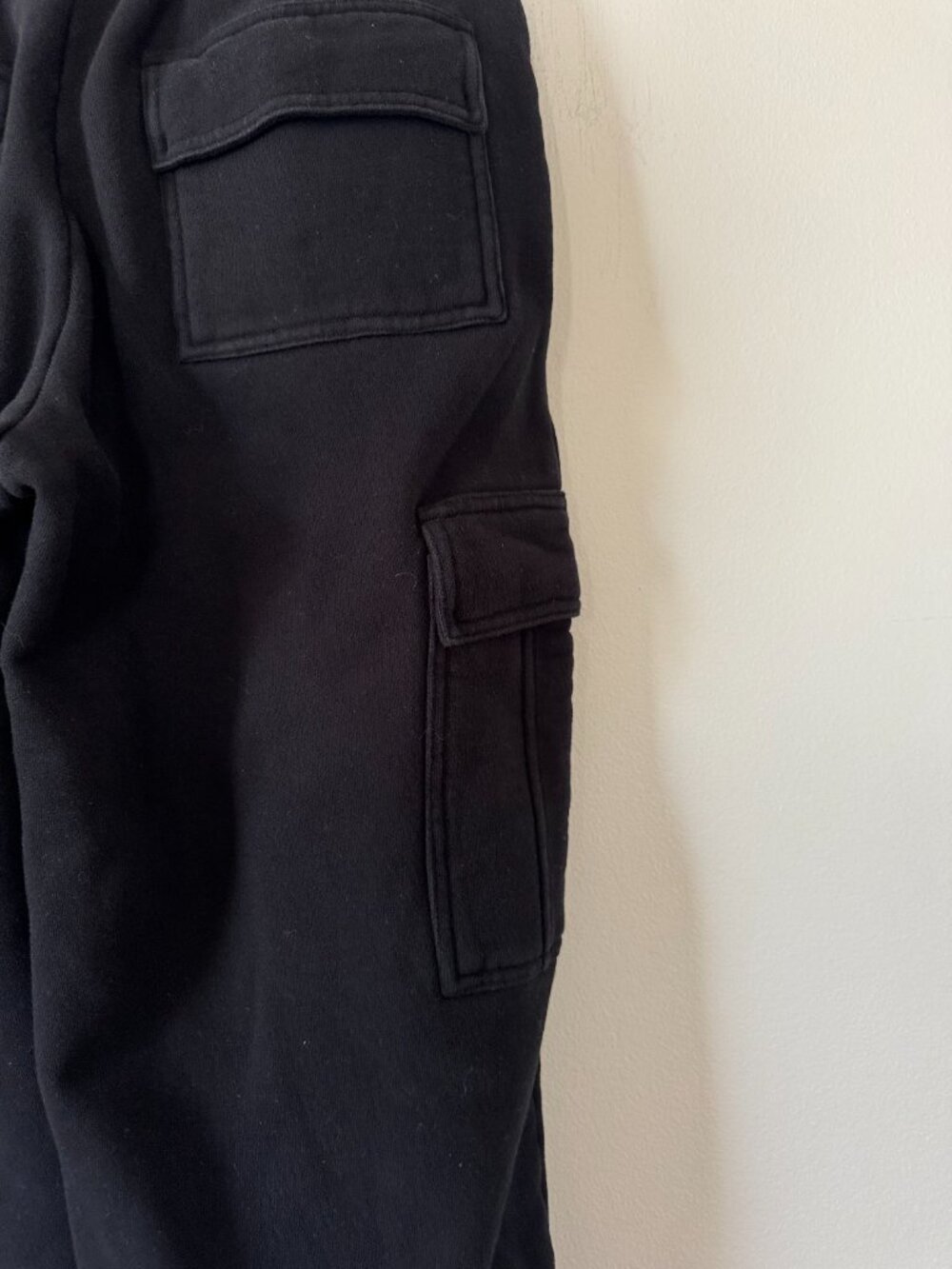 Aritzia TNA Cozy Sweatfleece Mega Cargo Sweatpant - Picture 4 of 12